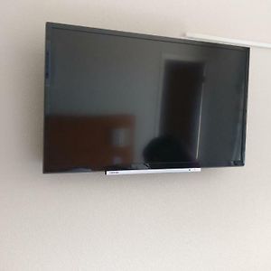 Kleines Zimmer mit zwei Einzelbetten